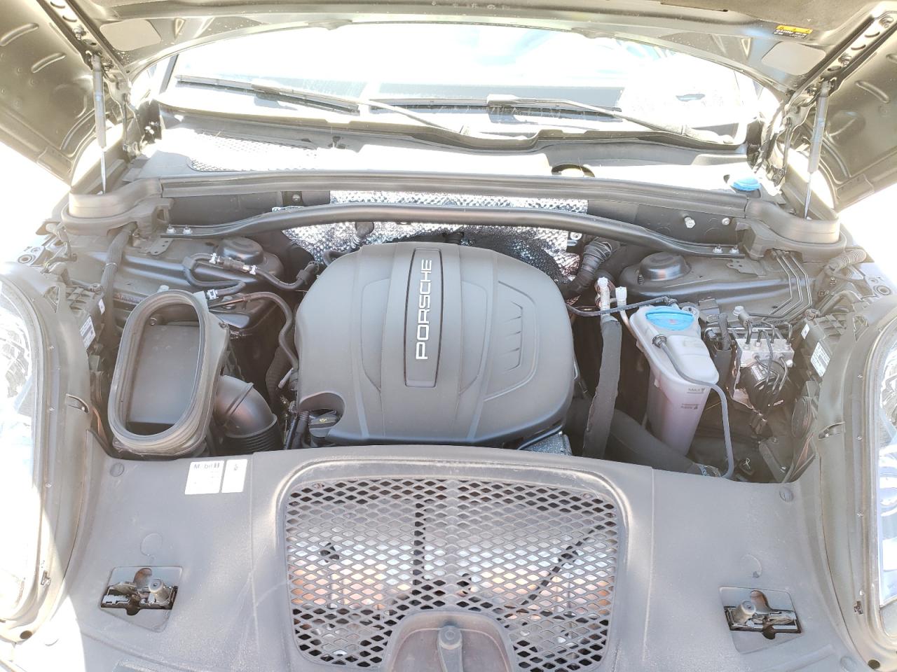 Photo 7 from auction – 2018 PORSCHE MACAN with VIN WP1AA2A56JLB12503