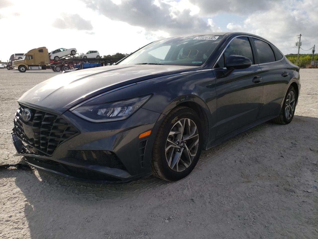 Photo 2 from auction – 2021 HYUNDAI SONATA SEL with VIN 5NPEL4JA4MH071237