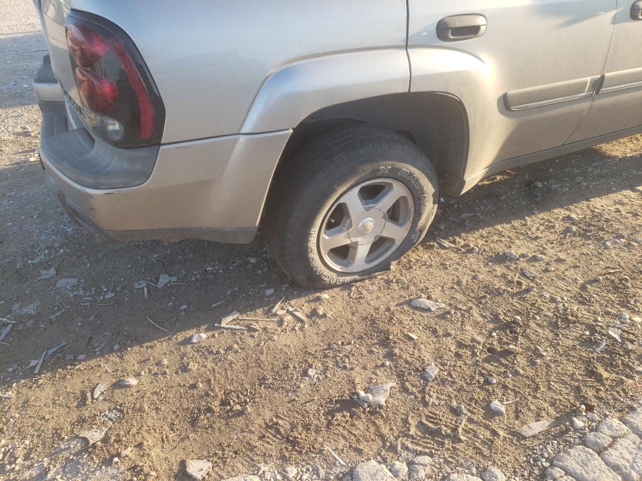 Photo 9 from auction – 2002 CHEVROLET TRAILBLAZE with VIN 1GNDS13S722225884