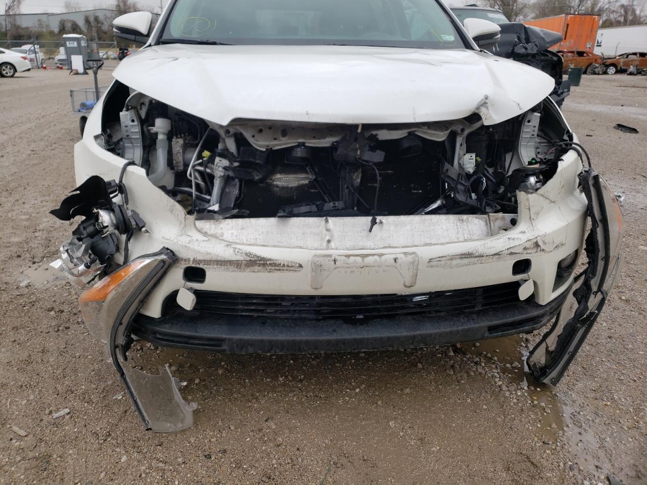 Photo 9 from auction – 2016 TOYOTA HIGHLANDER with VIN 5TDKKRFH3GS184040