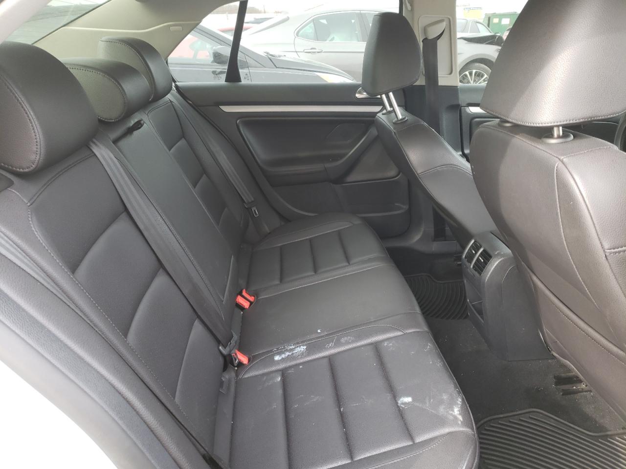 Photo 6 from auction – 2010 VOLKSWAGEN JETTA LIMI with VIN 3VWAZ7AJ0AM129166