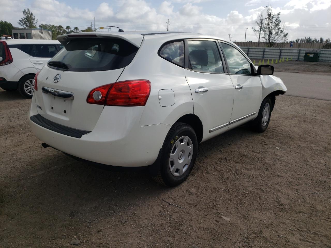 Photo 4 from auction – 2012 NISSAN ROGUE S with VIN JN8AS5MT7CW297550