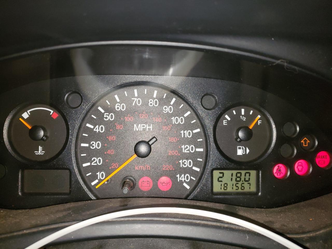 Photo 8 from auction – 2000 FORD FOCUS LX with VIN 1FAFP33P3YW425064