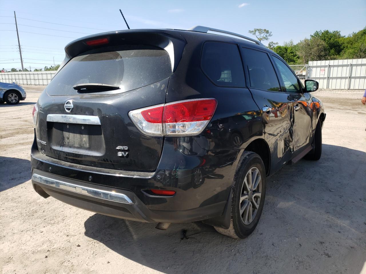Photo 4 from auction – 2016 NISSAN PATHFINDER with VIN 5N1AR2MM1GC659163