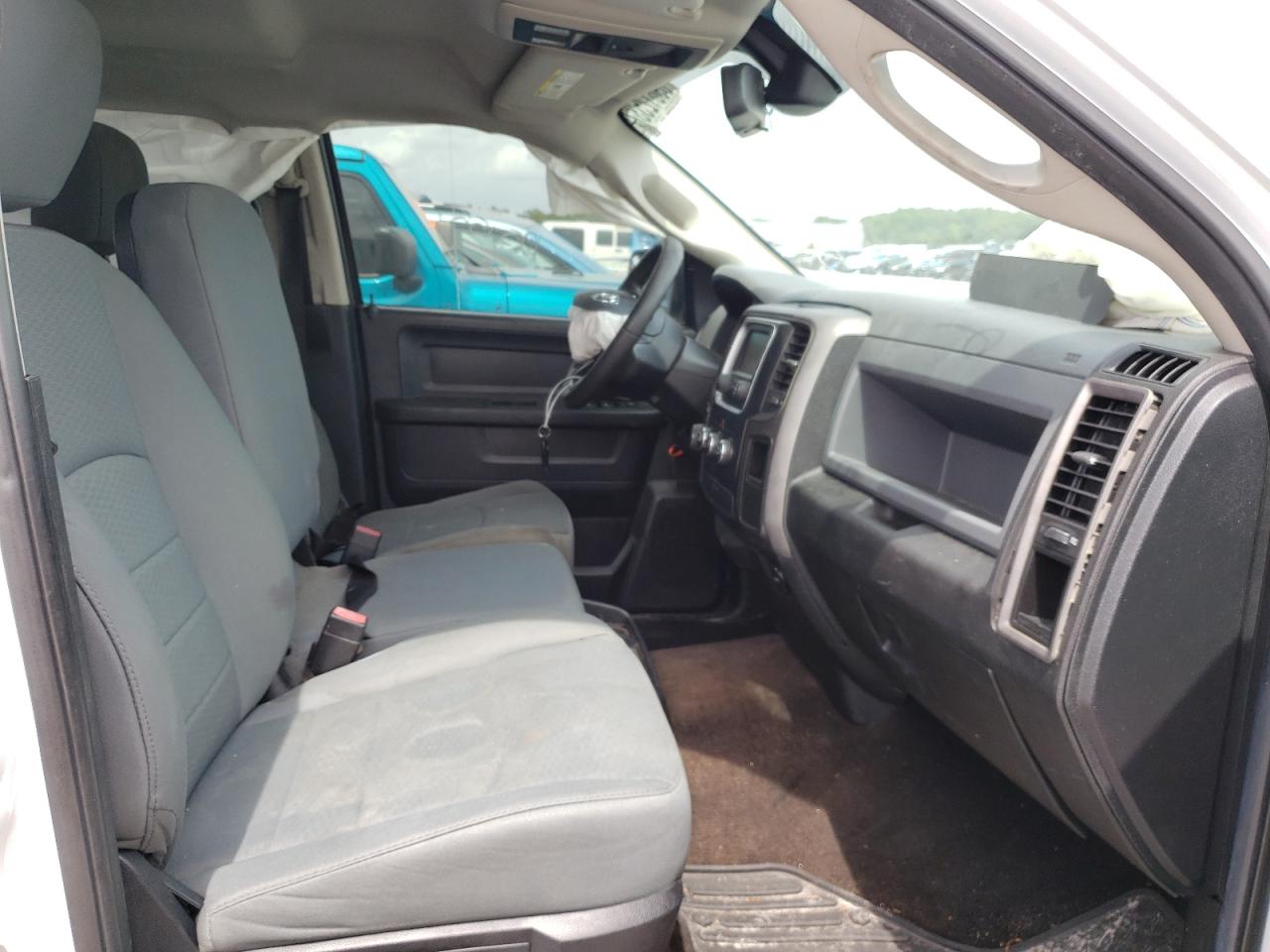 Foto 5 de la subasta – 2014 RAM 1500 ST con VIN 1C6RR6KGXES311075