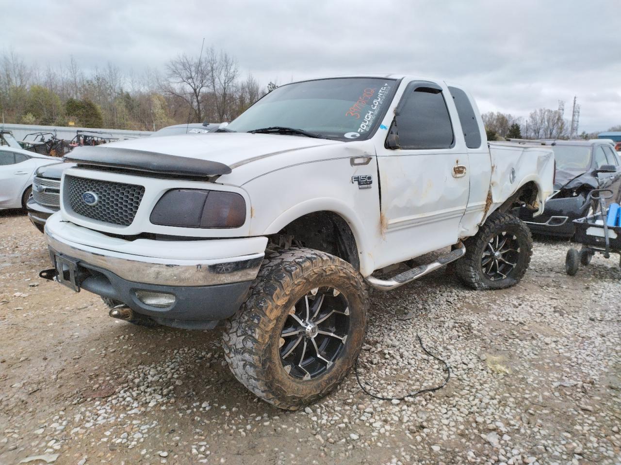 Photo 2 from auction – 2001 FORD F150 with VIN 1FTRX18L81NB26425