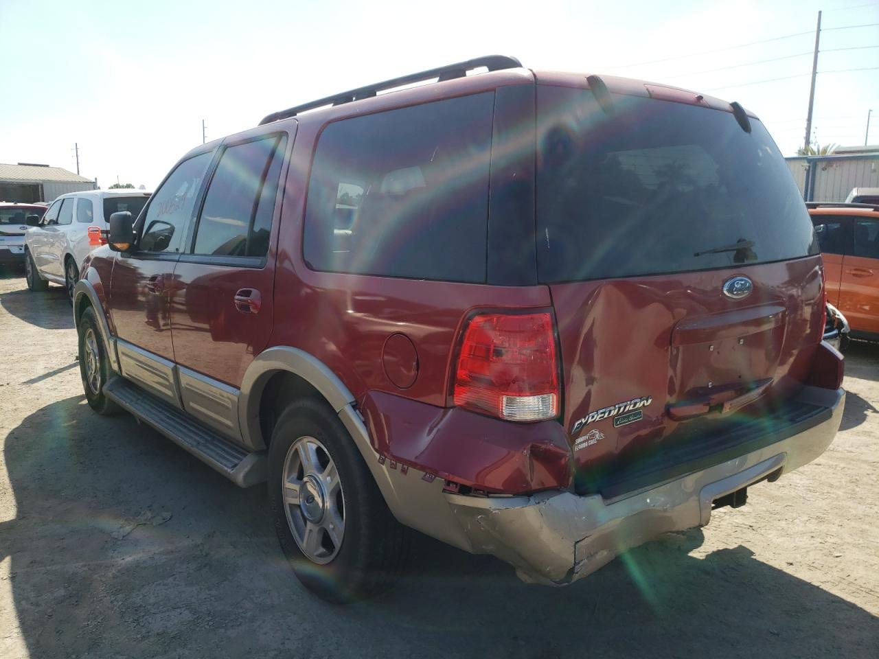 Фото 3 с аукциона – 2005 FORD EXPEDITION с VIN 1FMPU17545LA24281