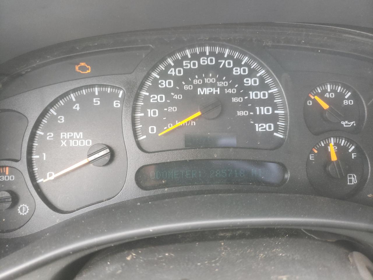 Photo 8 from auction – 2005 CHEVROLET SILVERADO with VIN 1GCHC23U95F859872