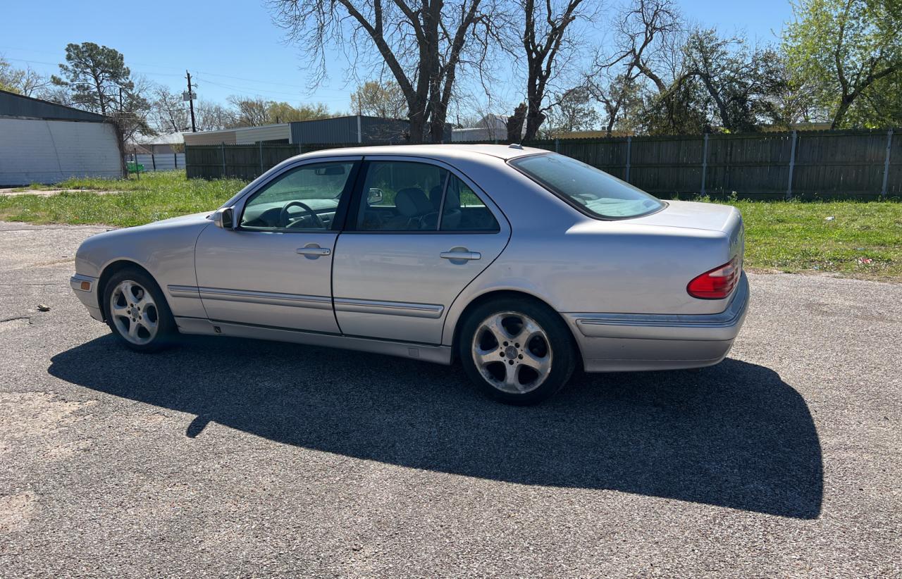 Photo 3 from auction – 2002 MERCEDES-BENZ E 320 with VIN WDBJF65J02B481512