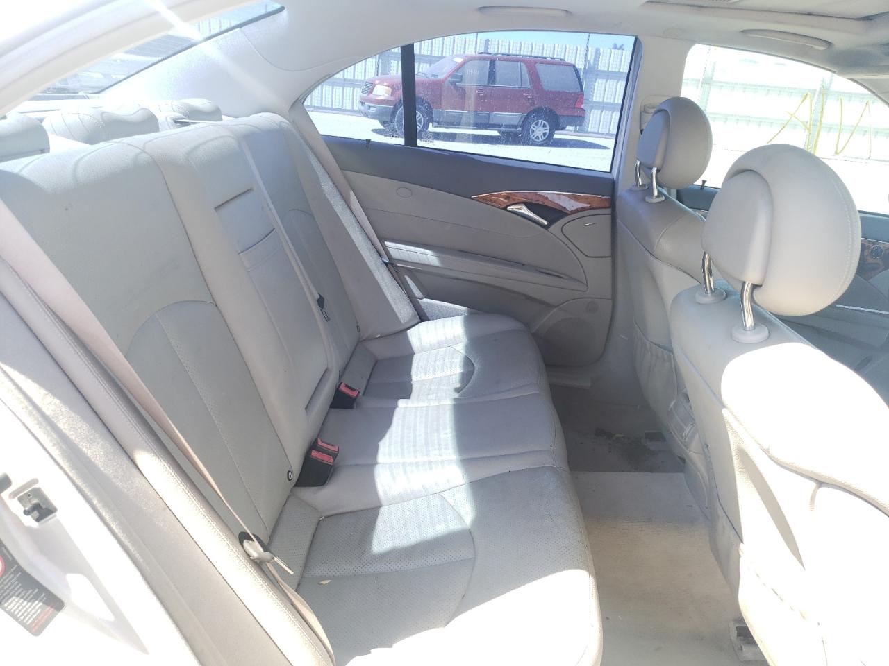 Photo 6 from auction – 2004 MERCEDES-BENZ E 320 with VIN WDBUF65J44A503355