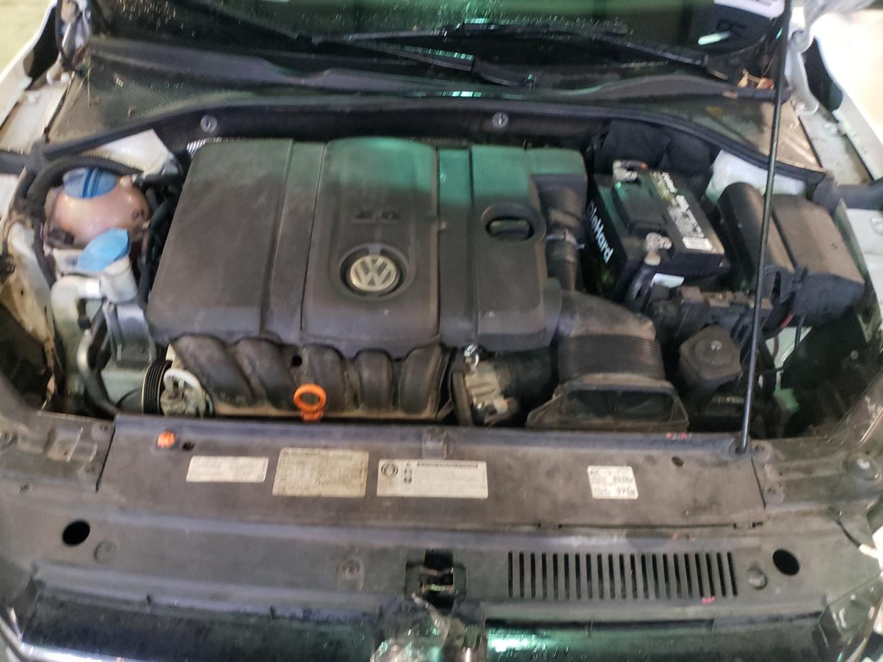 Photo 7 from auction – 2012 VOLKSWAGEN PASSAT S with VIN 1VWAP7A33CC034080