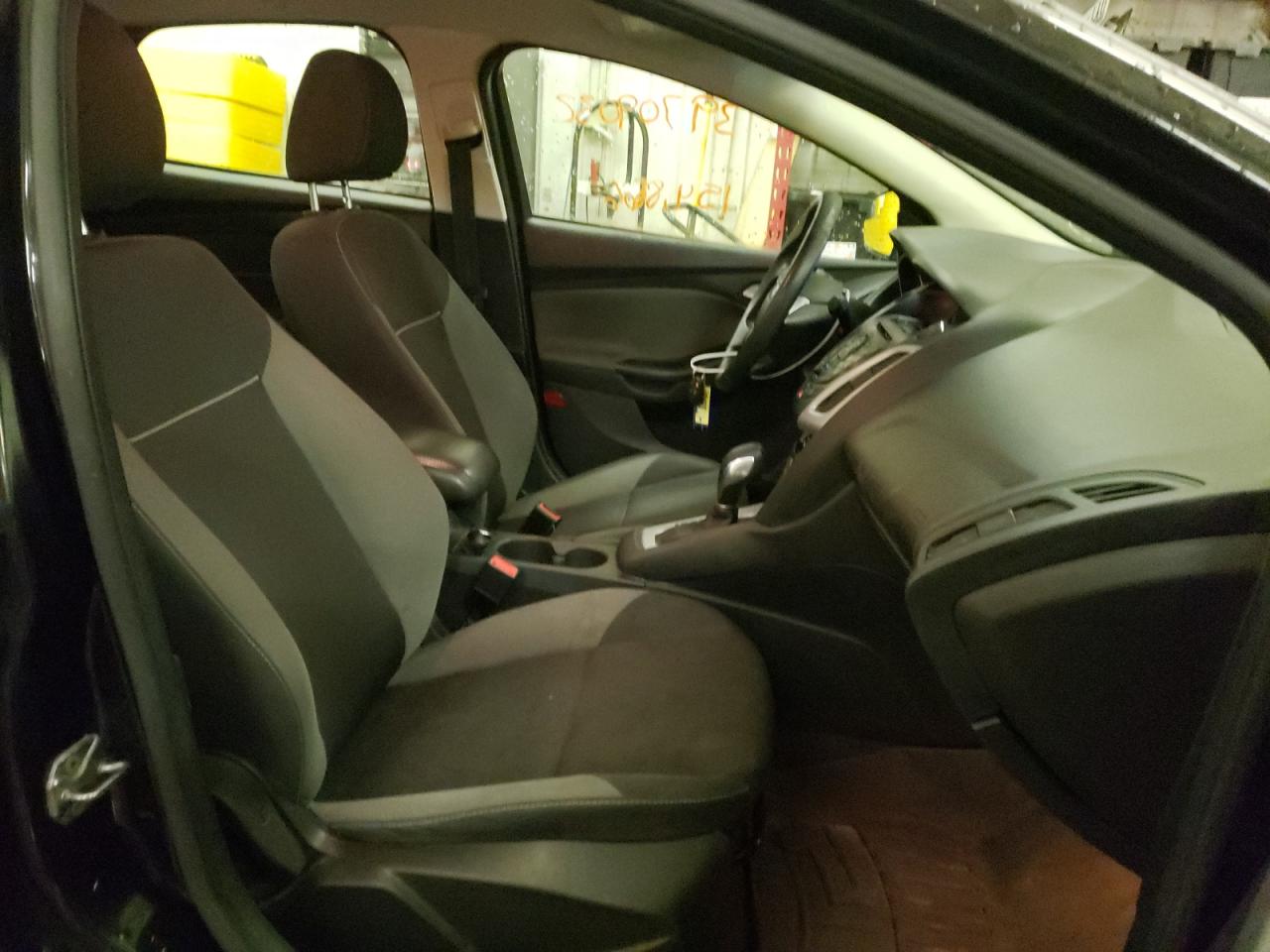 Photo 5 from auction – 2014 FORD FOCUS SE with VIN 1FADP3F2XEL391130