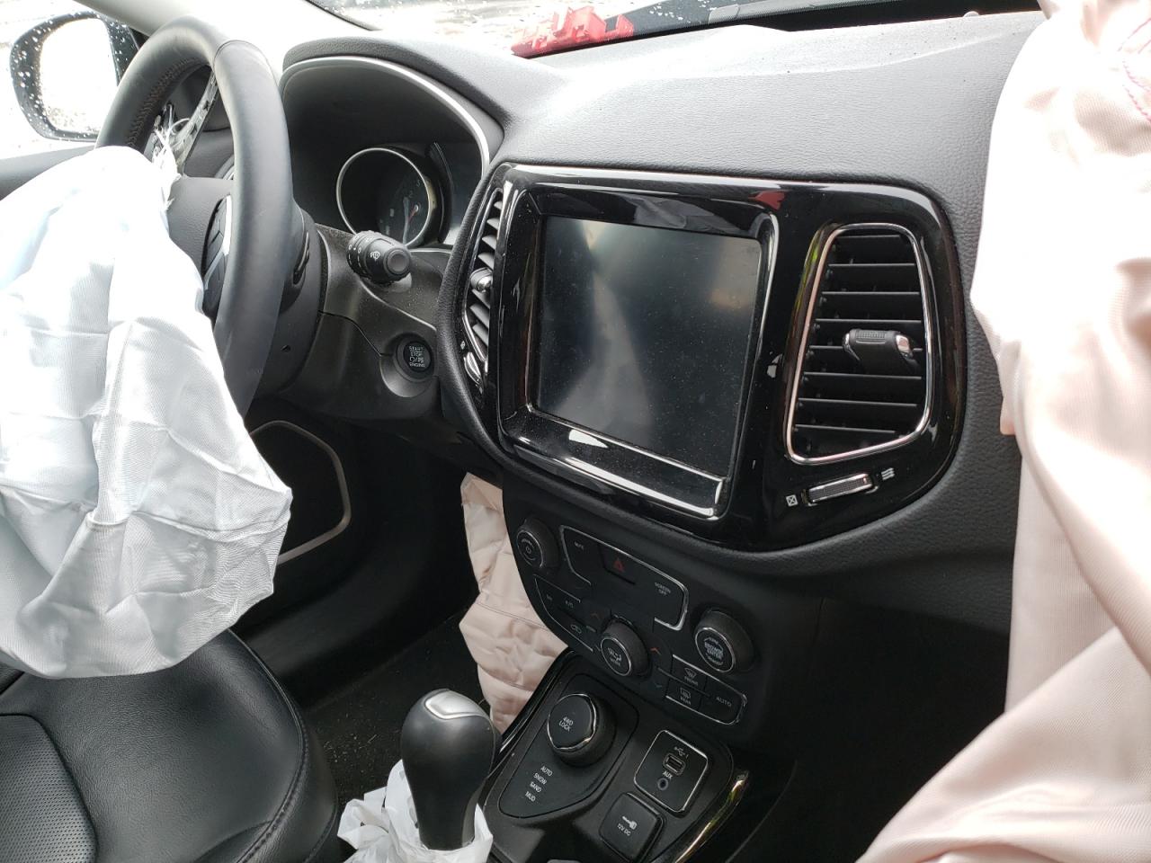 Photo 9 from auction – 2019 JEEP COMPASS LI with VIN 3C4NJDCB6KT733991
