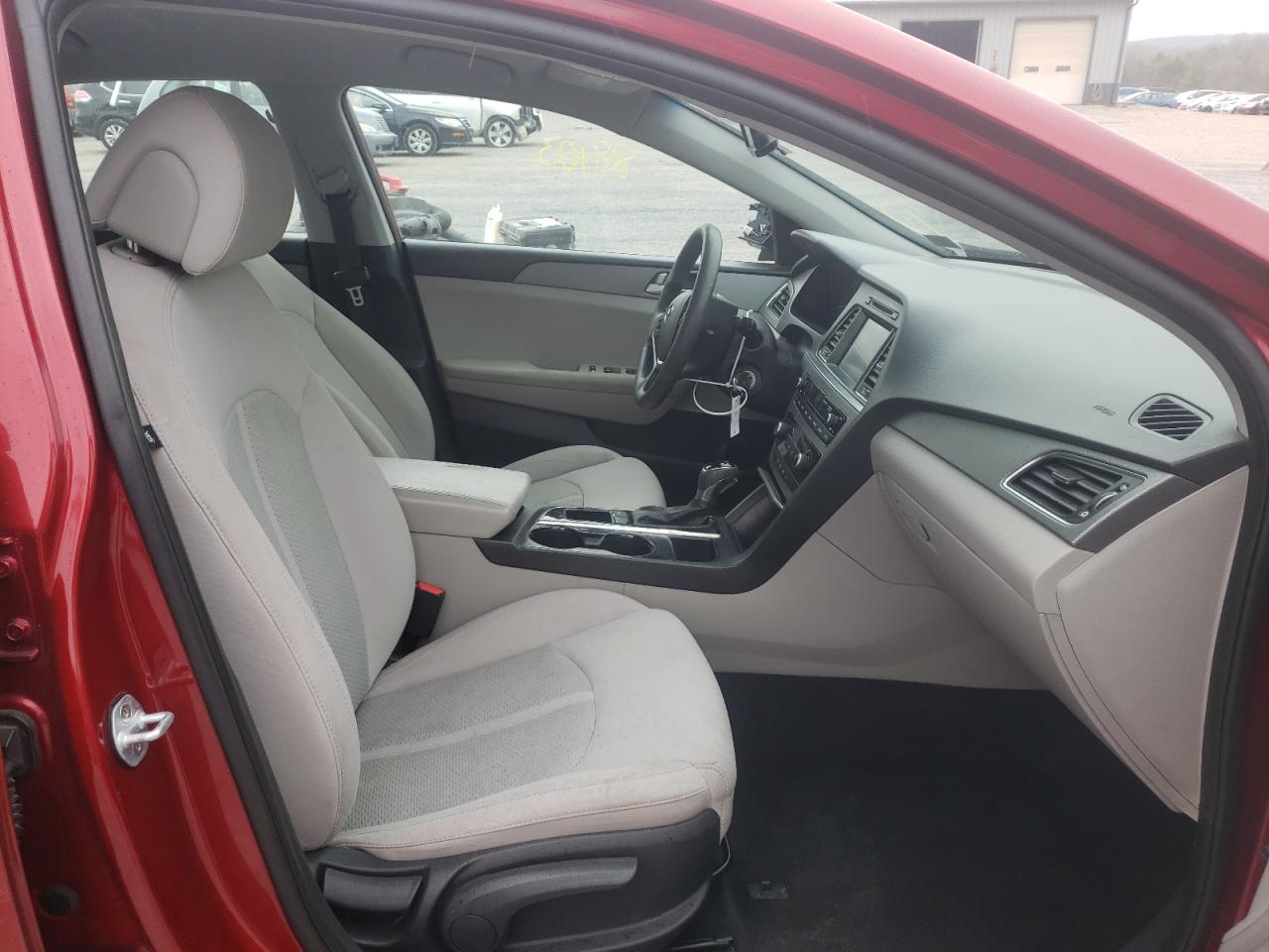 Photo 5 from auction – 2016 HYUNDAI SONATA SE with VIN 5NPE24AF5GH383540