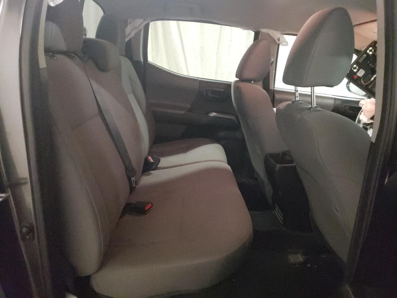 Photo 6 from auction – 2017 TOYOTA TACOMA DOU with VIN 3TMCZ5AN4HM085783