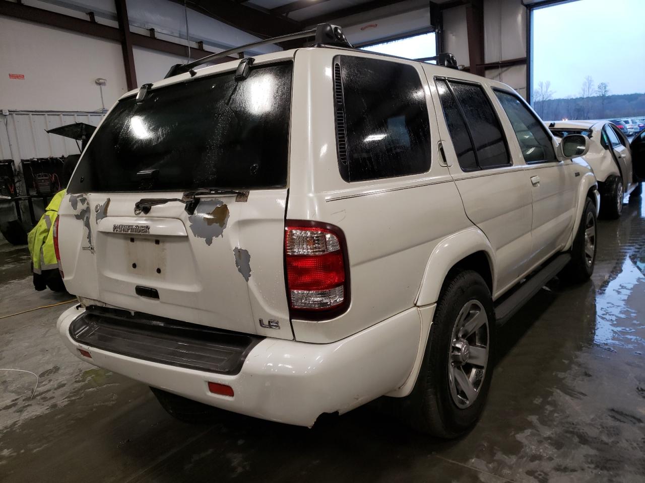 Photo 4 from auction – 2004 NISSAN PATHFINDER with VIN JN8DR09X94W804053