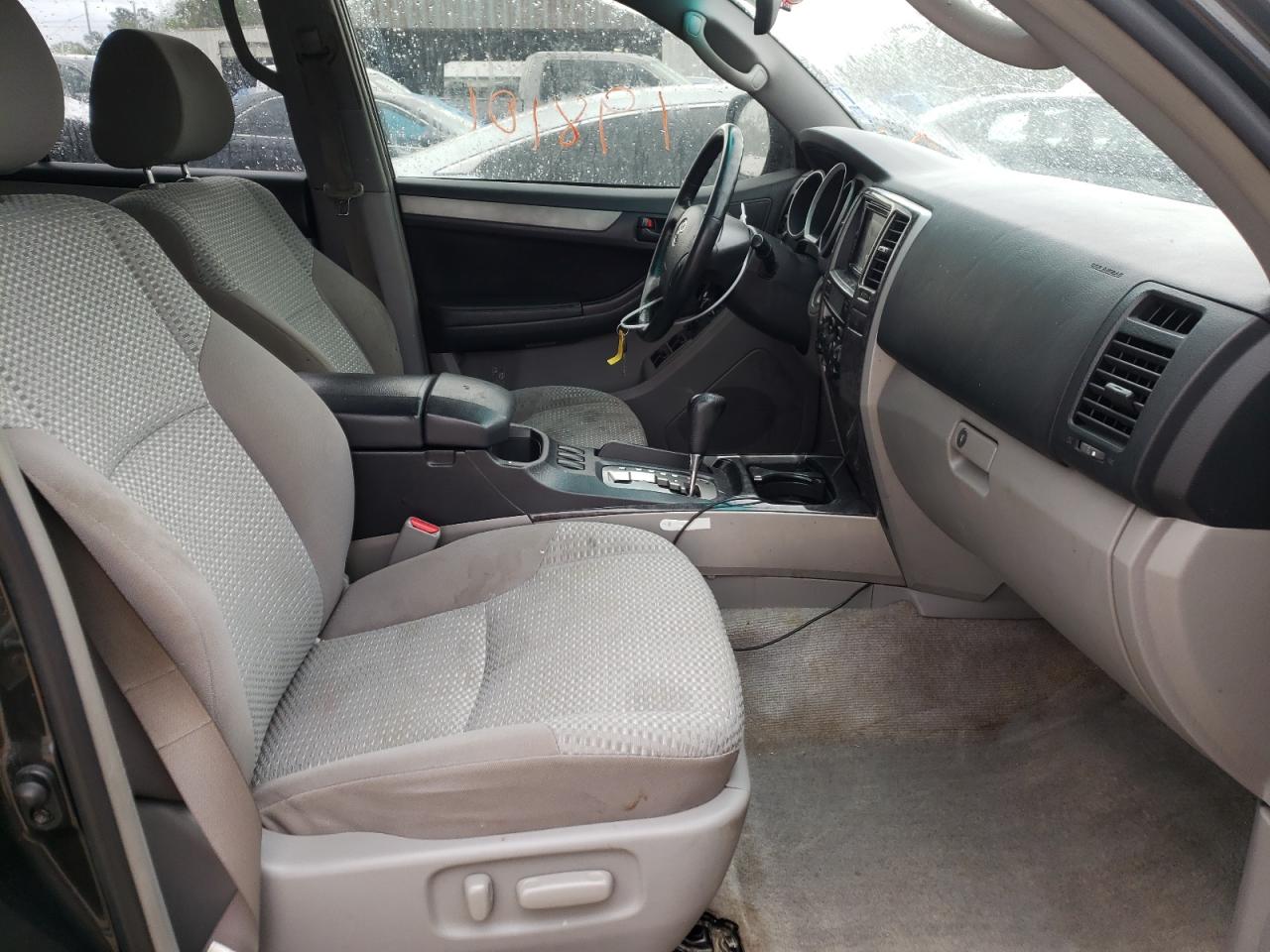 Photo 5 from auction – 2006 TOYOTA 4RUNNER SR with VIN JTEZU14R468047161