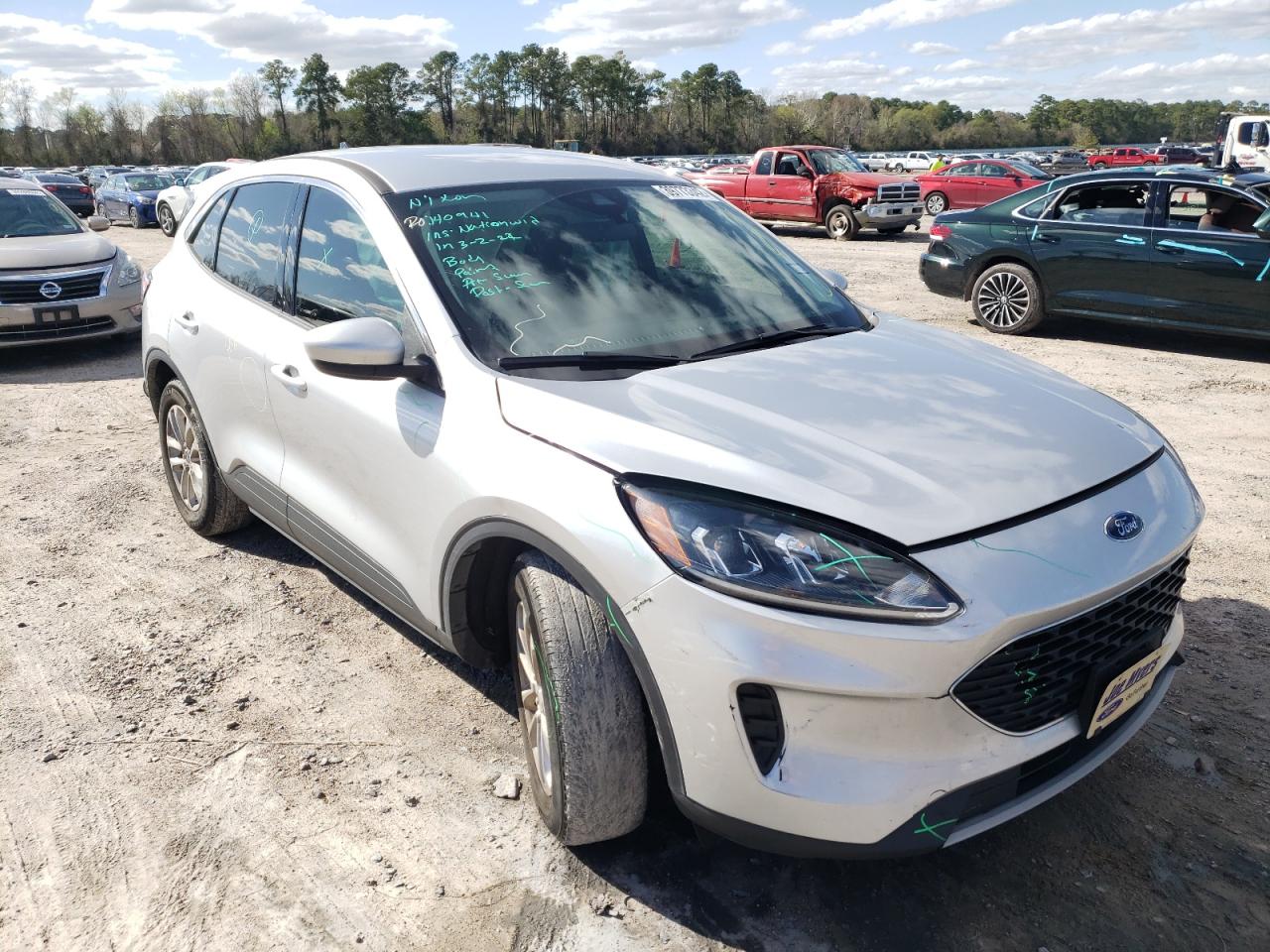 FORD ESCAPE SE 2020 with VIN 1FMCU0G63LUA75196 - Photo from auction