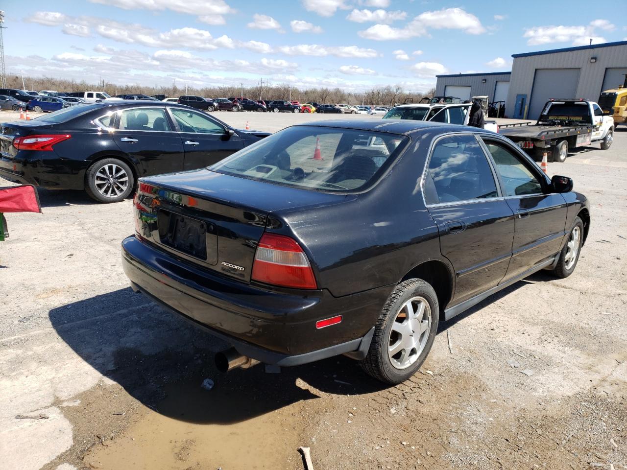 Photo 4 from auction – 1994 HONDA ACCORD EX with VIN JHMCD5569RC058906