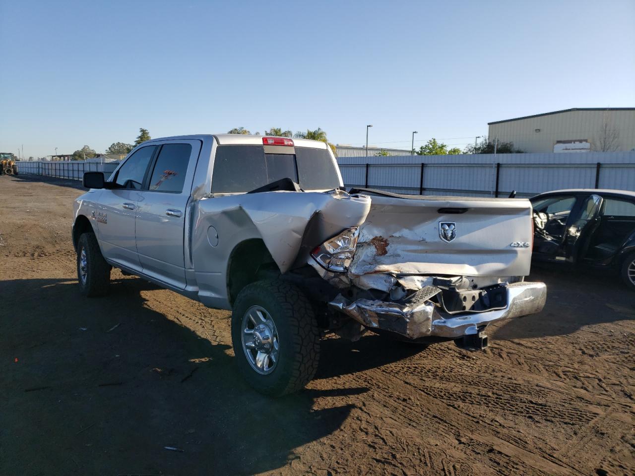 Photo 3 from auction – 2018 RAM 2500 SLT with VIN 3C6UR5DL7JG295305