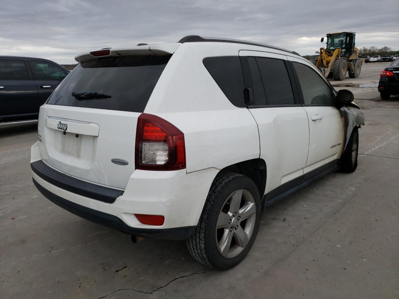 Photo 4 from auction – 2015 JEEP COMPASS LA with VIN 1C4NJDEBXFD333506