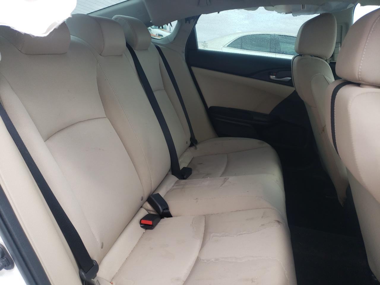 Photo 6 from auction – 2017 HONDA CIVIC LX with VIN 19XFC2F57HE062983