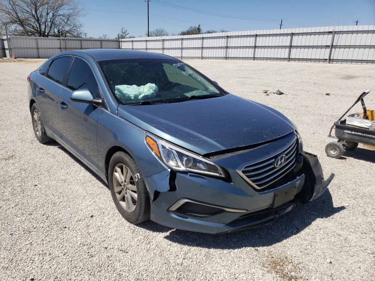 HYUNDAI SONATA SE 2017 with VIN 5NPE24AF7HH583272 - Photo from auction