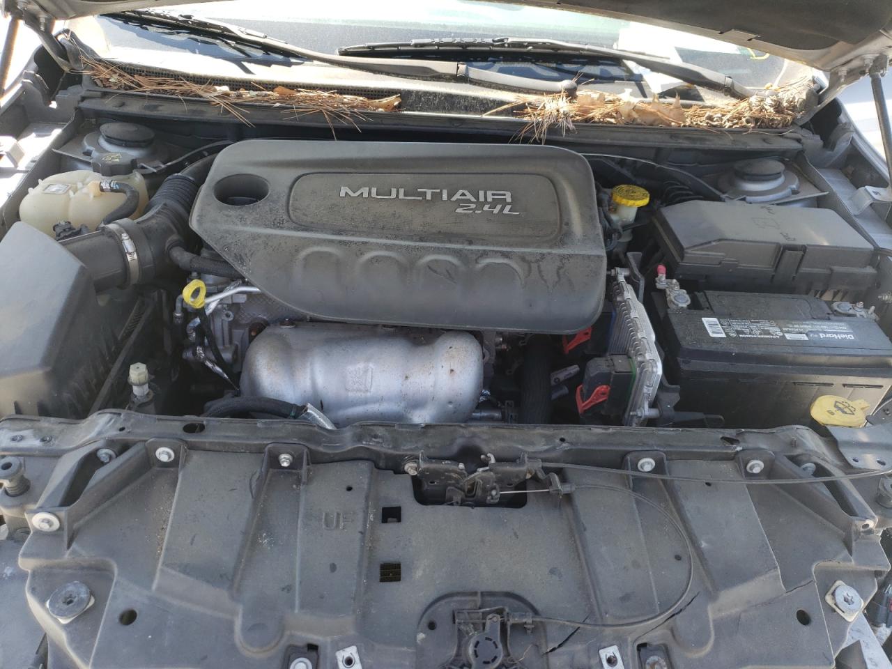 Photo 7 from auction – 2015 CHRYSLER 200 LIMITE with VIN 1C3CCCAB3FN725016