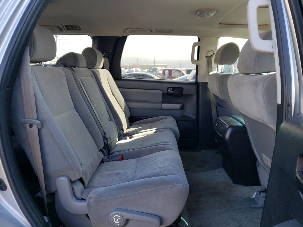 Photo 6 from auction – 2011 TOYOTA SEQUOIA SR with VIN 5TDBY5G1XBS049851