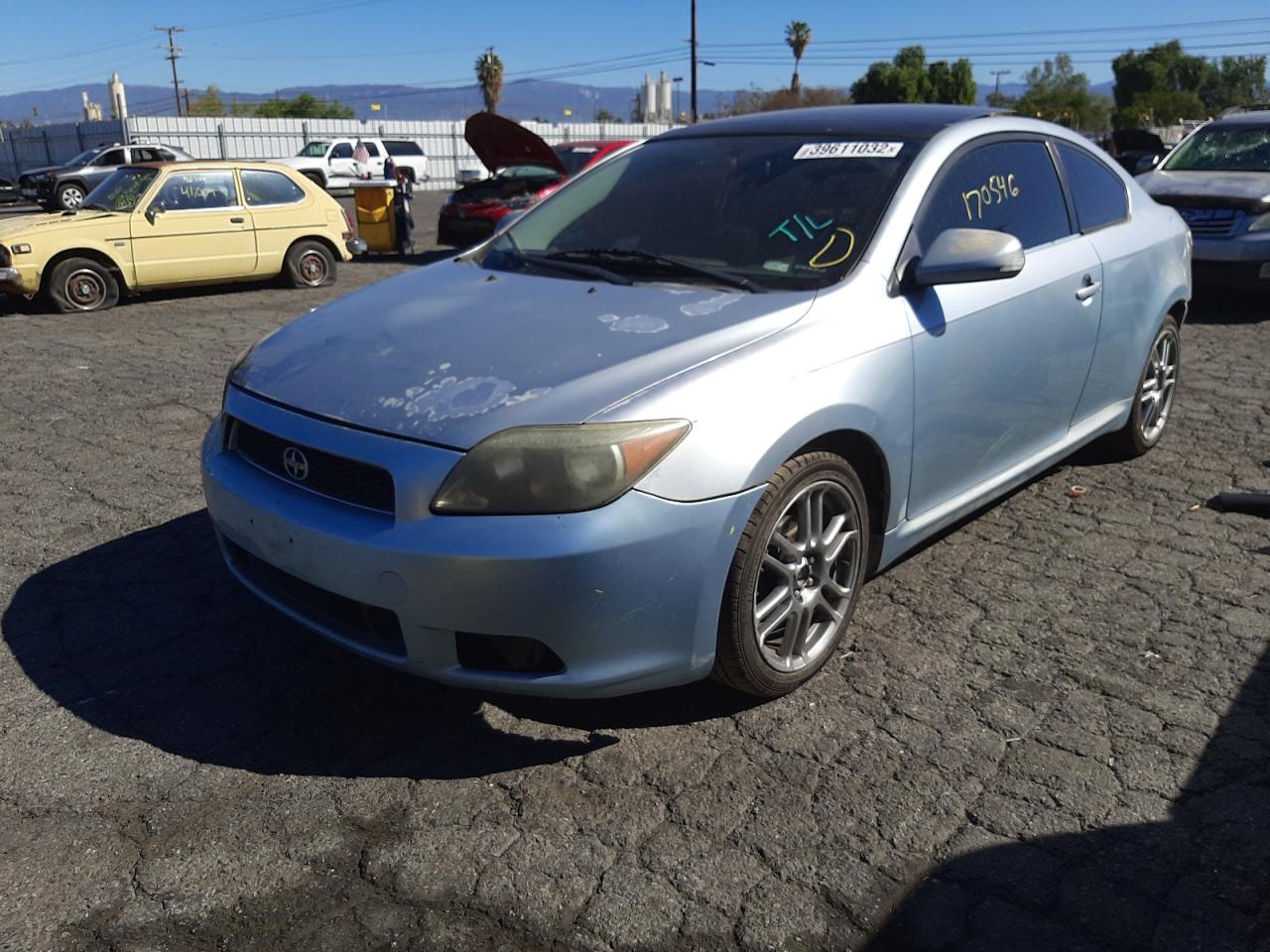 Photo 2 from auction – 2005 TOYOTA SCION TC with VIN JTKDE177250053813
