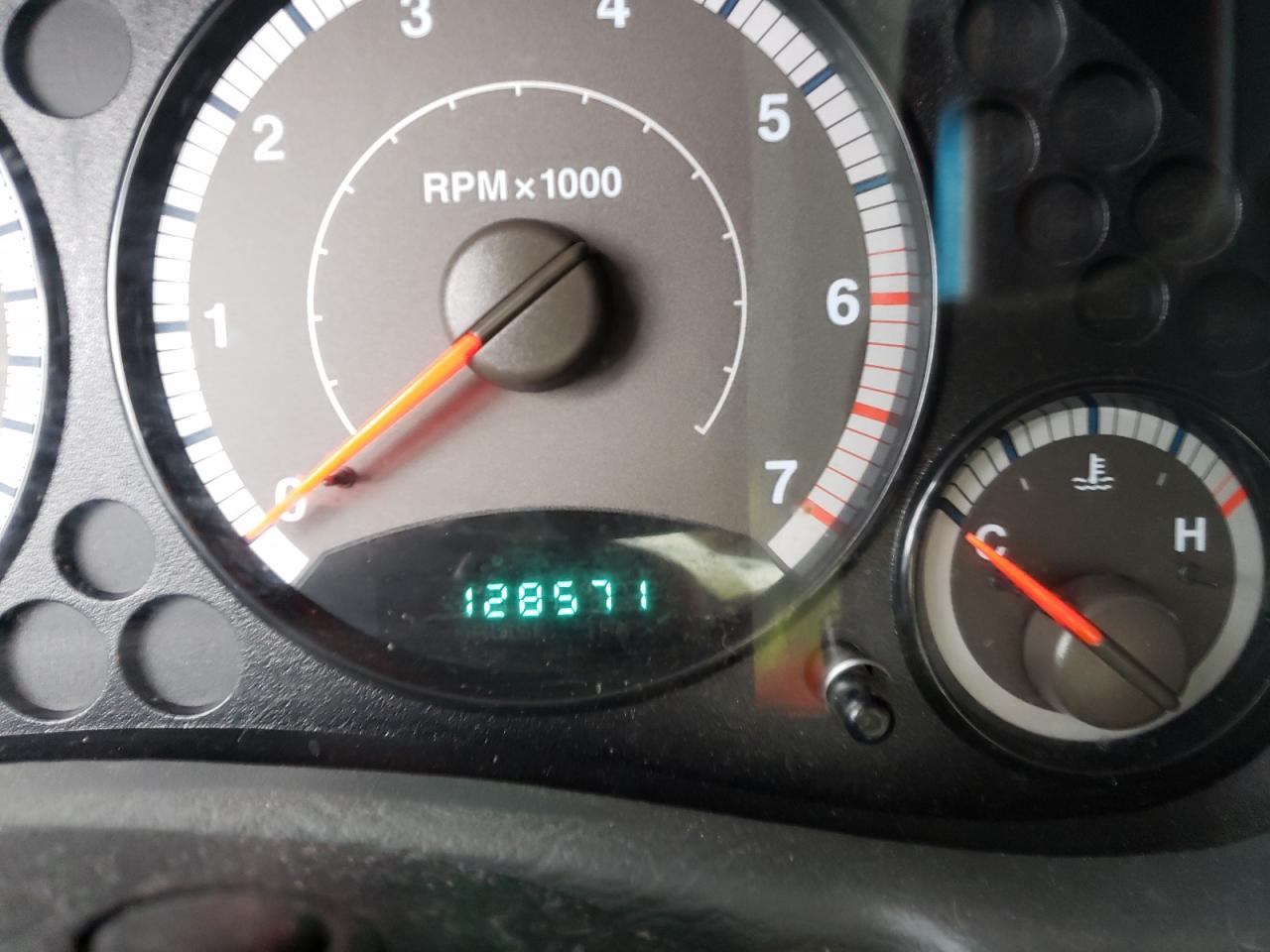 Photo 8 from auction – 2006 JEEP LIBERTY with VIN 1J4GL48KX6W171633