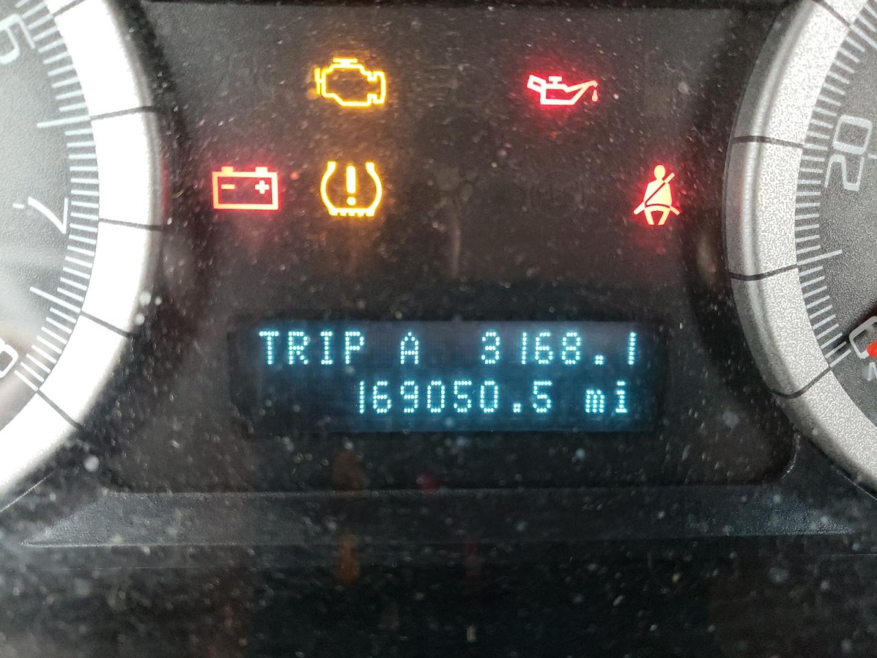 Photo 8 from auction – 2008 FORD ESCAPE LIM with VIN 1FMCU04118KA59493