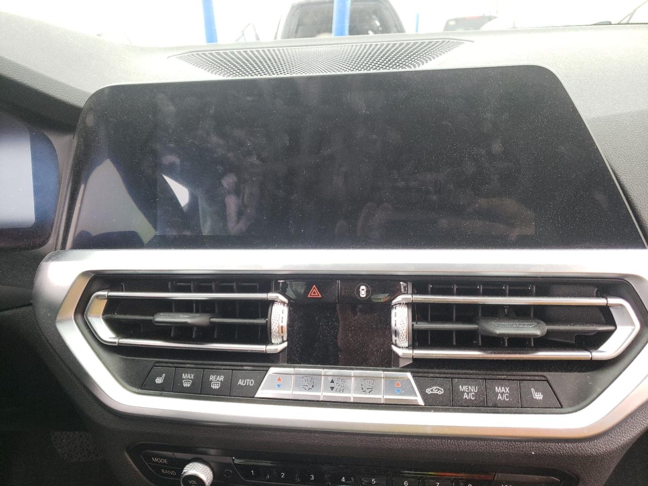 Photo 9 from auction – 2020 BMW 330XI with VIN 3MW5R7J09L8B21054