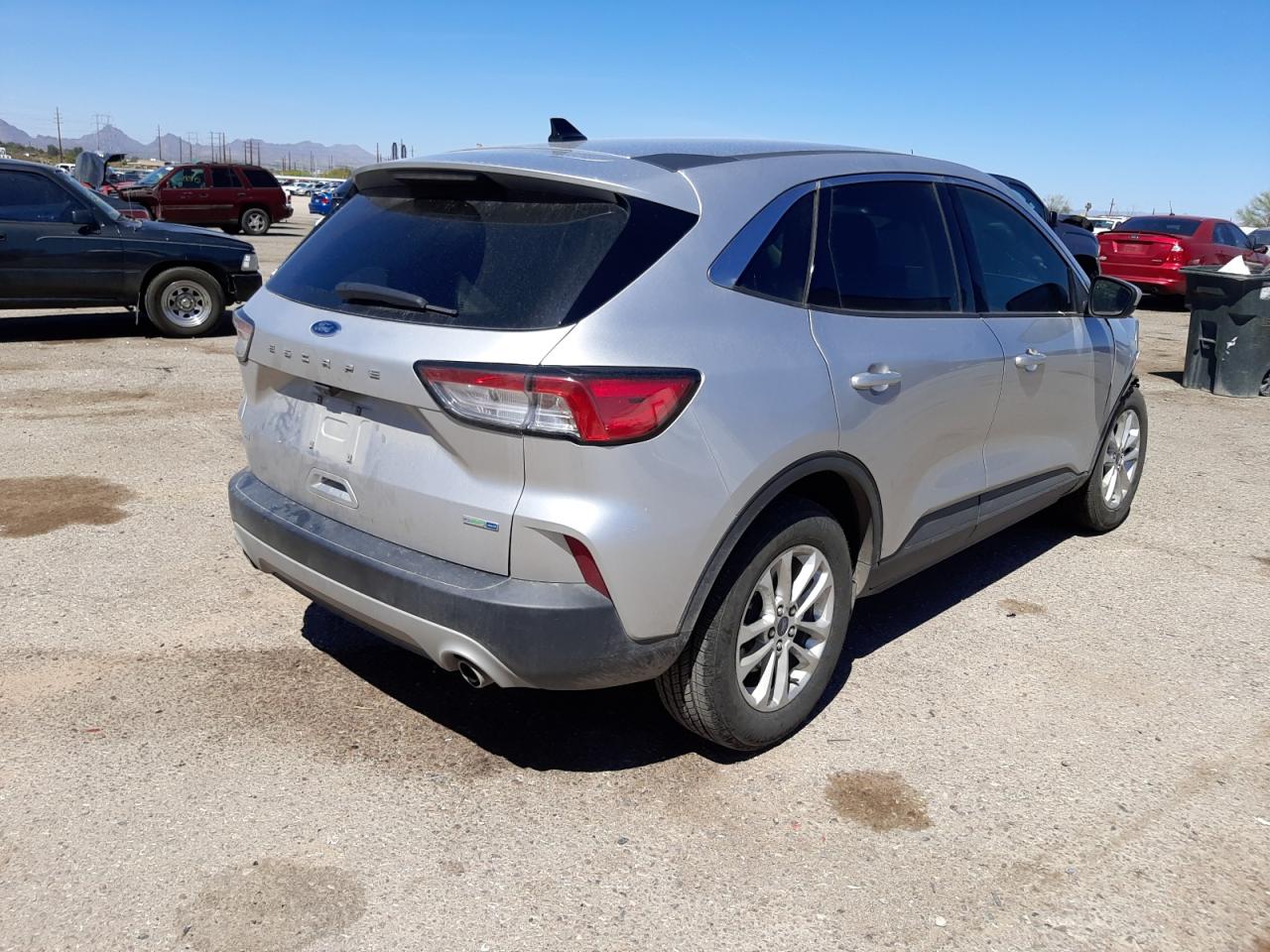 Photo 4 from auction – 2020 FORD ESCAPE SE with VIN 1FMCU9G63LUA79172
