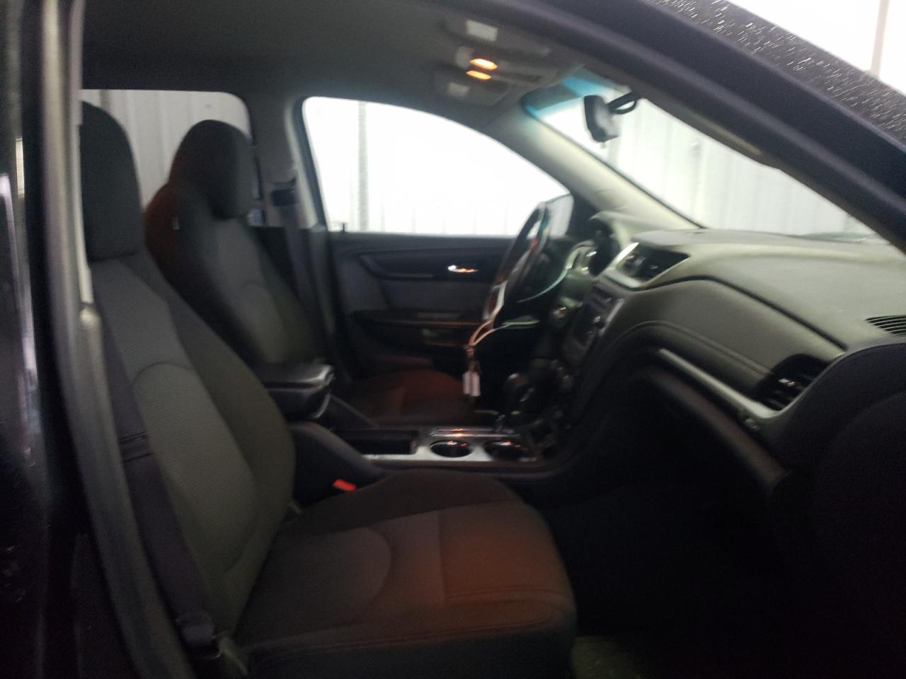 Photo 5 from auction – 2015 CHEVROLET TRAVERSE L with VIN 1GNKRGKDXFJ301702