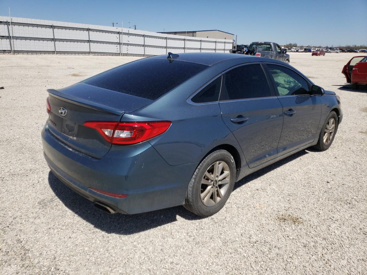 Photo 4 from auction – 2017 HYUNDAI SONATA SE with VIN 5NPE24AF7HH583272