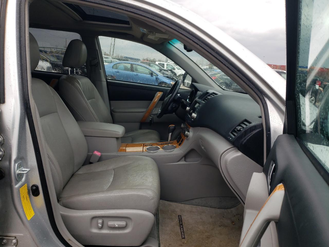 Photo 5 from auction – 2009 TOYOTA HIGHLANDER with VIN JTEEW44A692028378