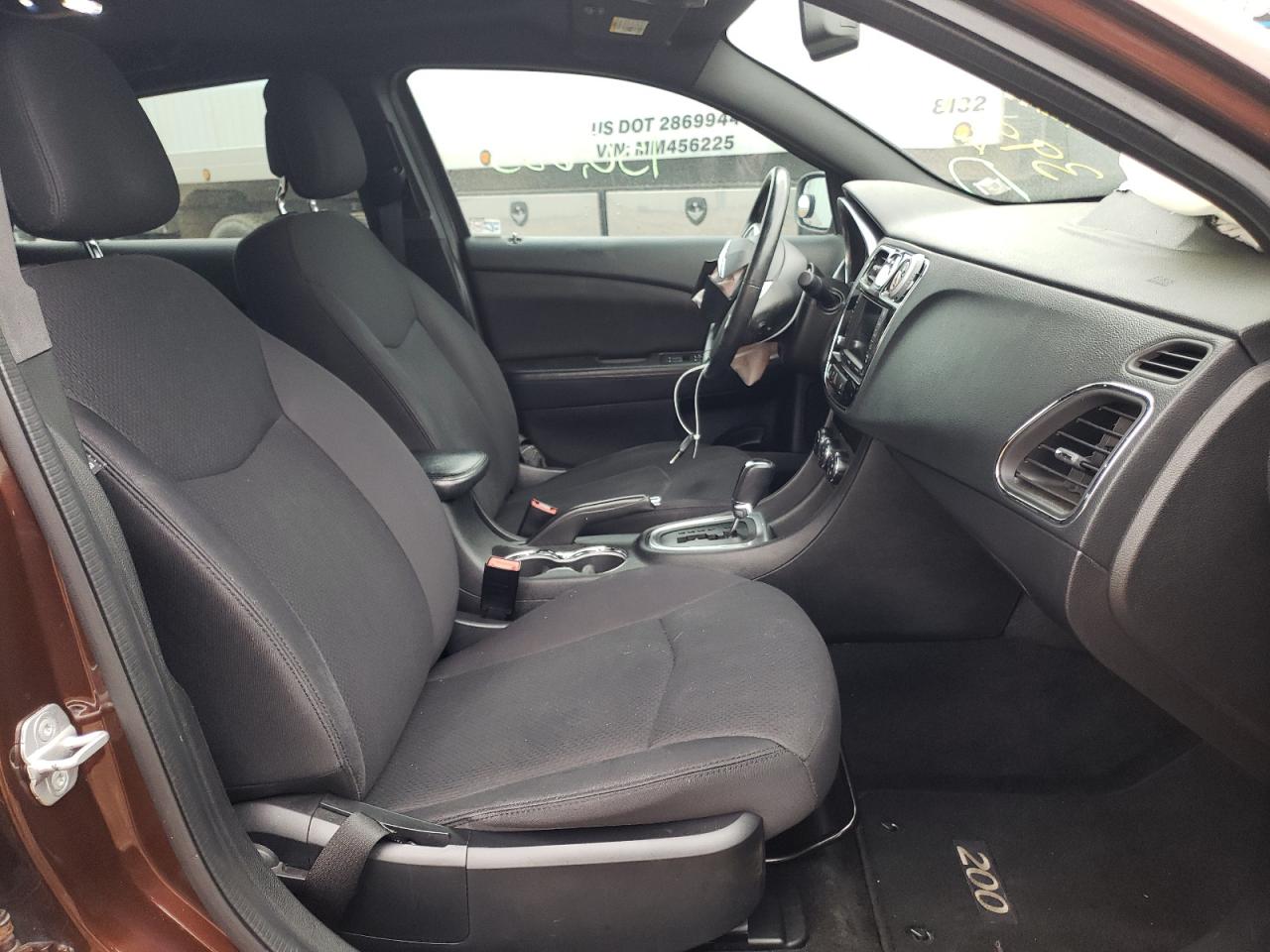Photo 5 from auction – 2013 CHRYSLER 200 TOURIN with VIN 1C3CCBBB9DN575225