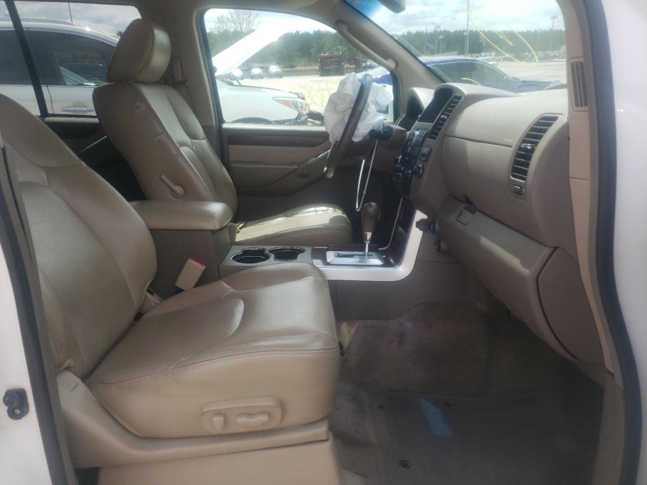 Photo 5 from auction – 2011 NISSAN PATHFINDER with VIN 5N1AR1NN0BC621935