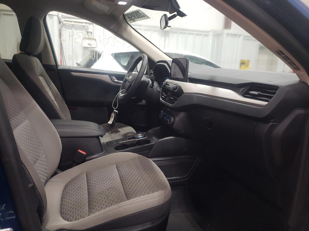 Photo 5 from auction – 2020 FORD ESCAPE SE with VIN 1FMCU9G62LUA95721