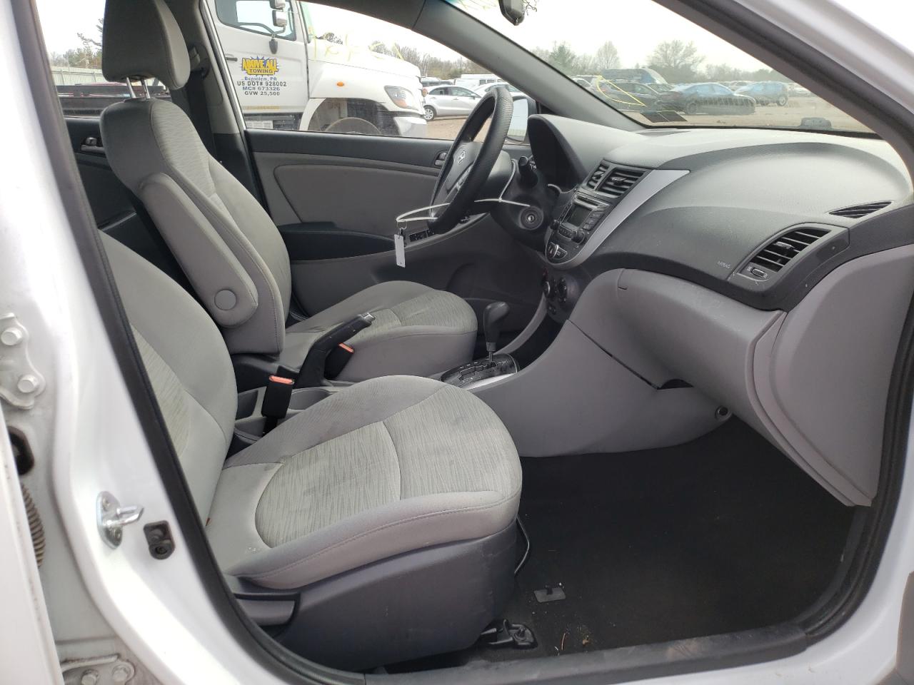 Photo 5 from auction – 2017 HYUNDAI ACCENT SE with VIN KMHCT5AE0HU315604