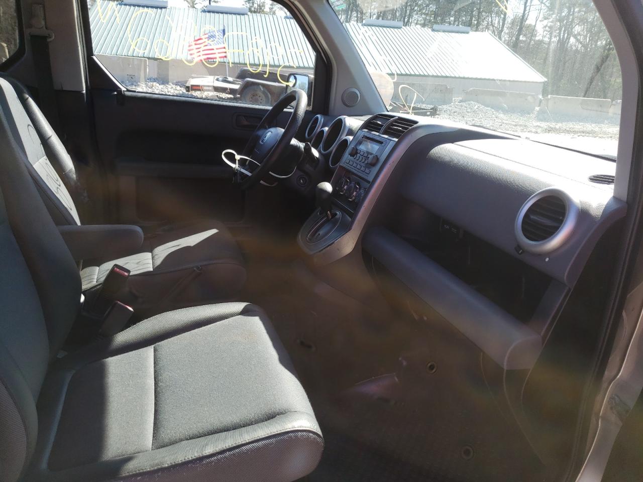 Photo 5 from auction – 2004 HONDA ELEMENT EX with VIN 5J6YH28564L023191