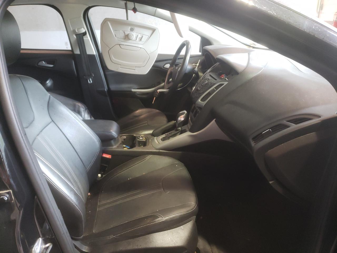 Photo 5 from auction – 2014 FORD FOCUS SE with VIN 1FADP3K27EL309957