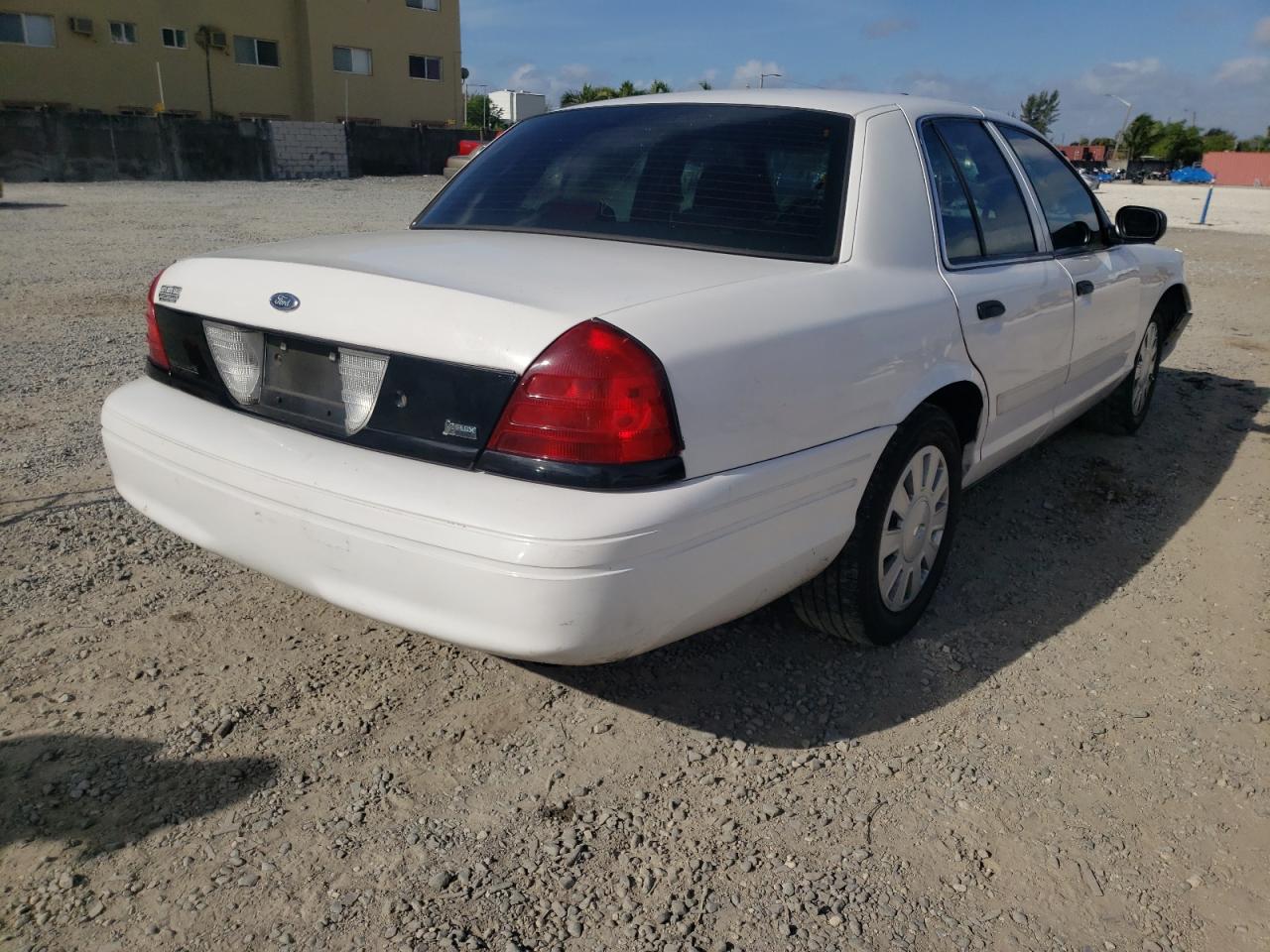 Photo 4 from auction – 2009 FORD CROWN VICT with VIN 2FAHP71V69X118446