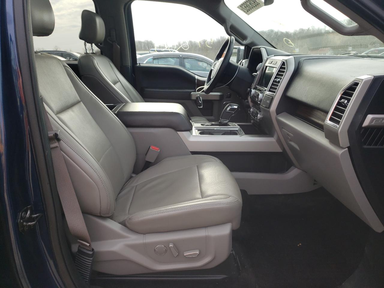 Photo 5 from auction – 2016 FORD F150 SUPER with VIN 1FTEW1EG1GFD51197