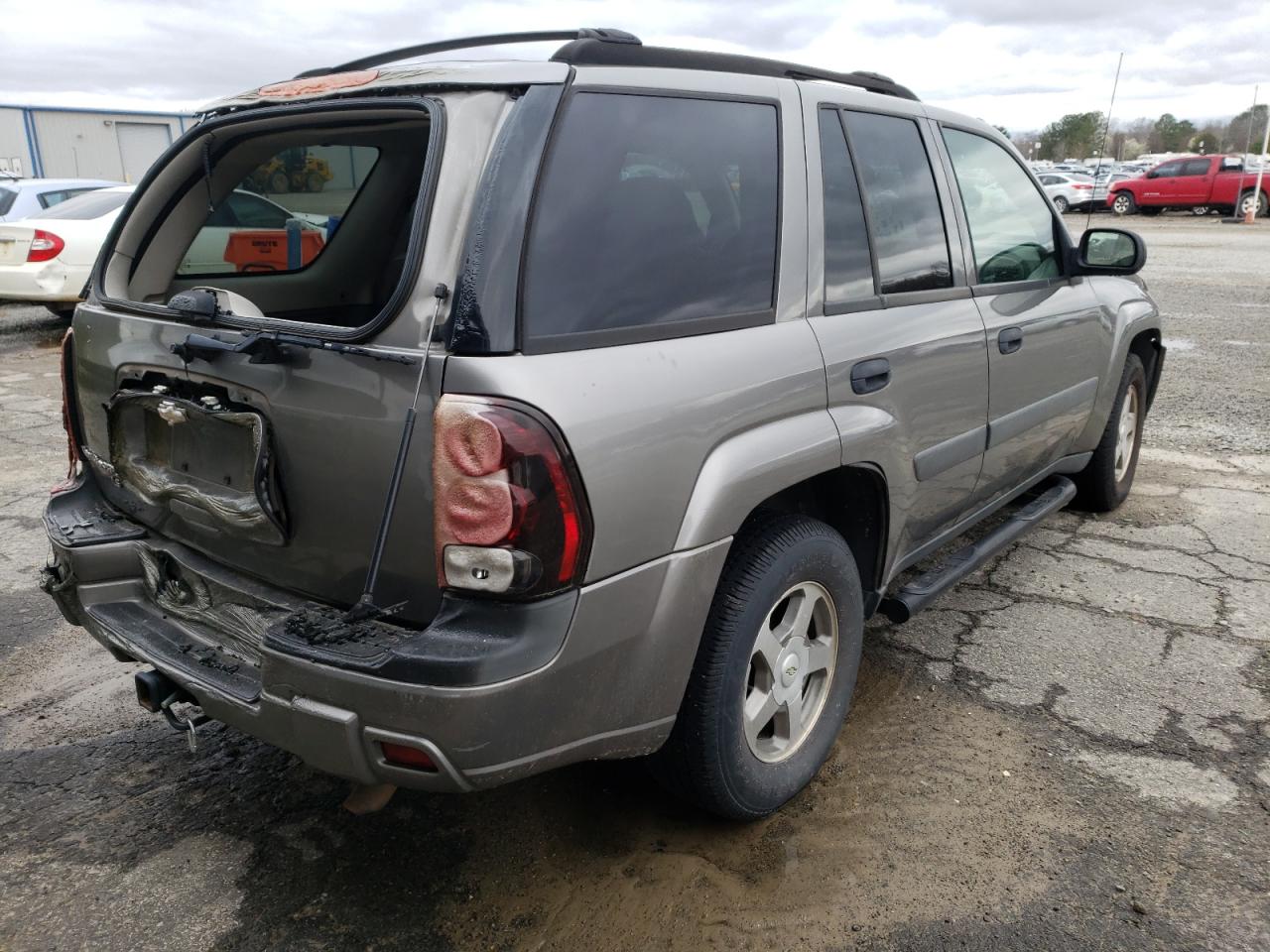 Photo 4 from auction – 2005 CHEVROLET TRAILBLAZE with VIN 1GNDT13S752107545