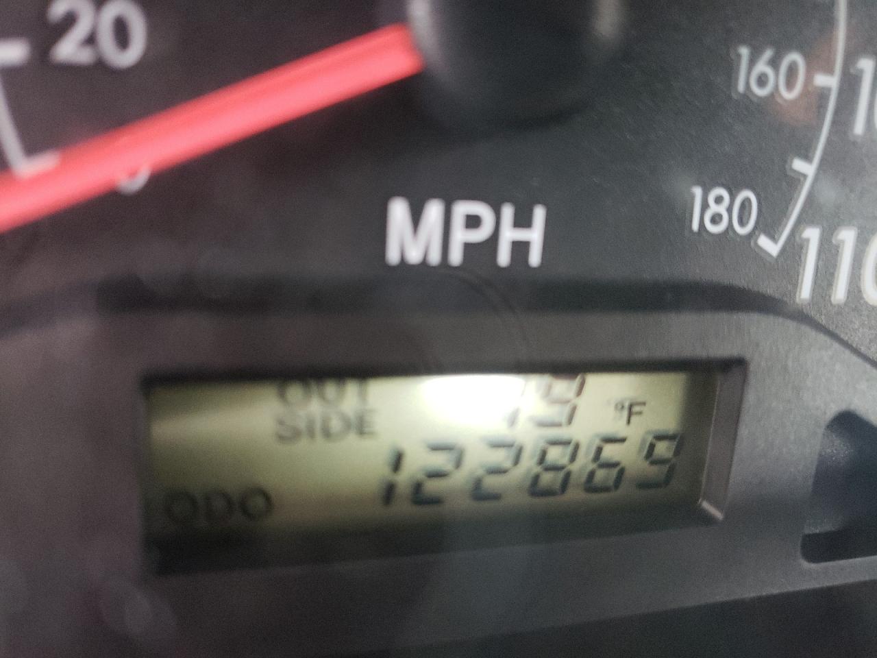 Photo 8 from auction – 2003 TOYOTA COROLLA CE with VIN 2T1BR32E23C022469
