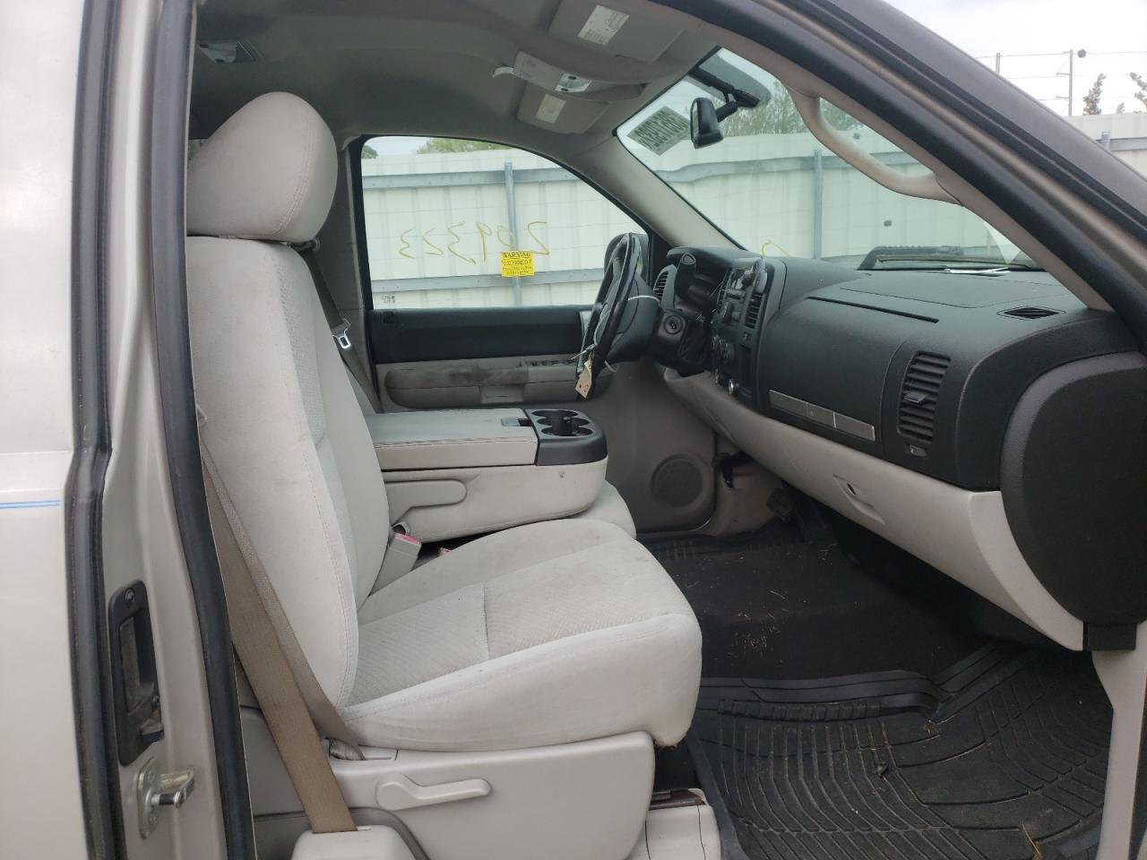 Photo 5 from auction – 2007 CHEVROLET SILVERADO with VIN 1GCEC19C07Z534816