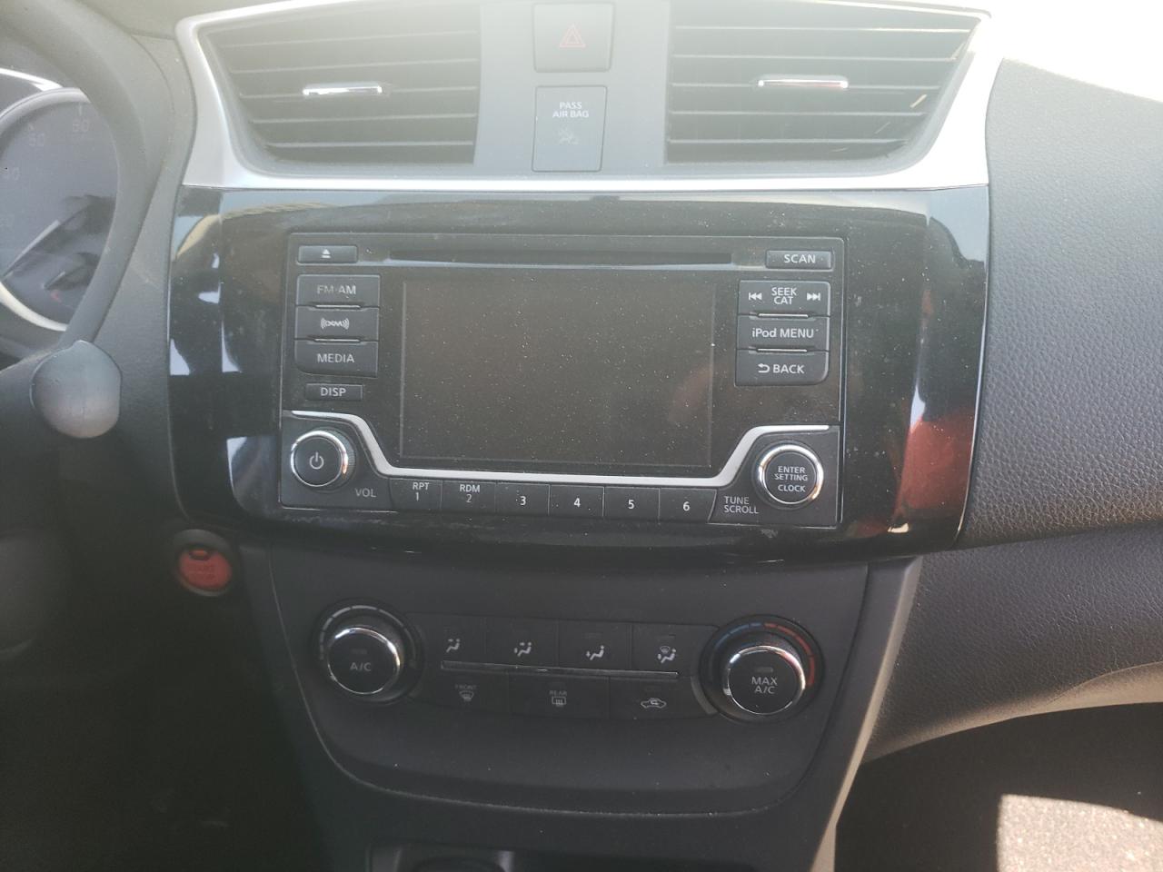 Photo 9 from auction – 2017 NISSAN SENTRA S with VIN 3N1AB7AP0HL720791