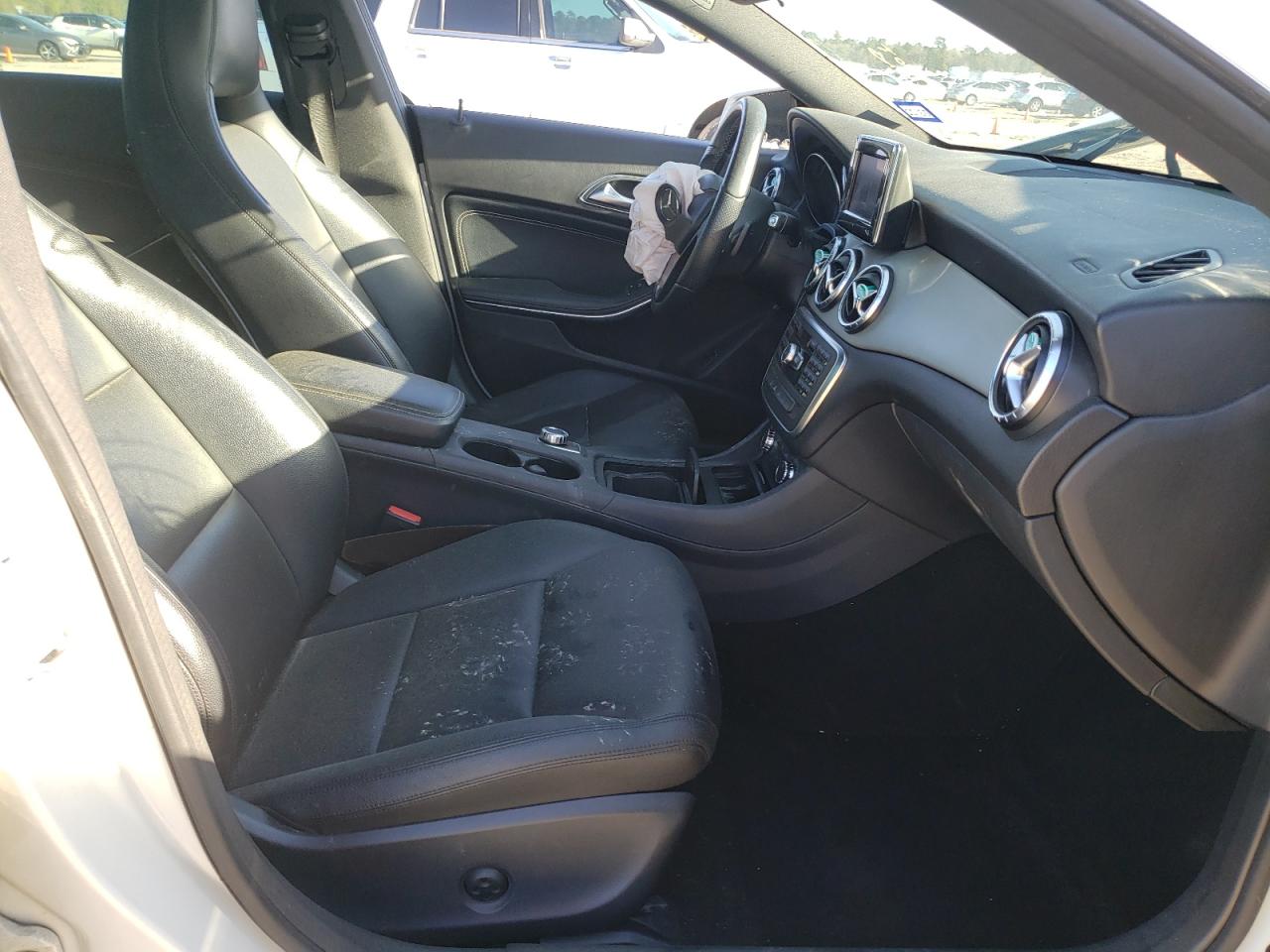 Photo 5 from auction – 2014 MERCEDES-BENZ CLA 250 with VIN WDDSJ4EB7EN048053